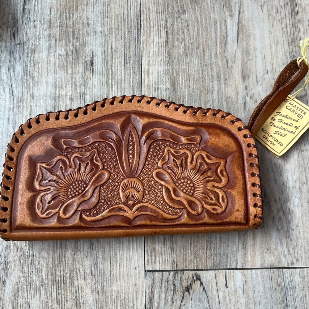 Vintage 1940’s Yellowstone Park Souvenir Leather Tooled Wristlet Purse Bag Boho